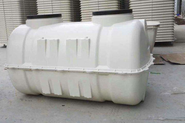 在對玻璃鋼模壓化糞池進行掩埋時要注意些什么 在對玻璃鋼模壓化糞池進行掩埋時要注意些什么